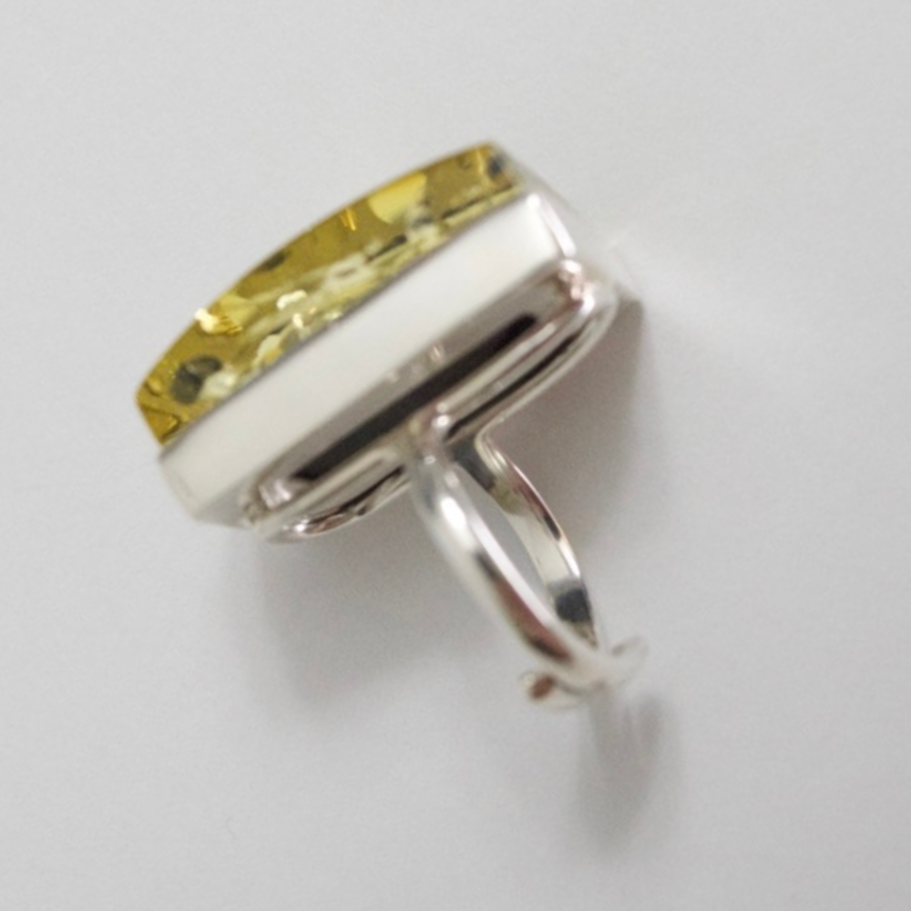 Emerald Horizon - Olive Green Baltic Amber 925 Sterling Silver Rectangular Ring