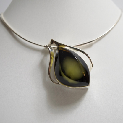 Olive Mirage - The Enchanted Eye Amber 925 Sterling Silver Necklace (Pendant with Sterling Silver Chain)