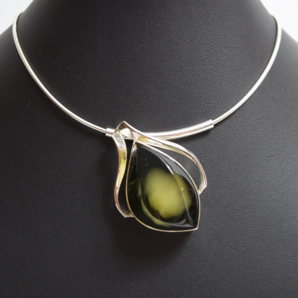 Olive Mirage - The Enchanted Eye Amber 925 Sterling Silver Necklace (Pendant with Sterling Silver Chain)