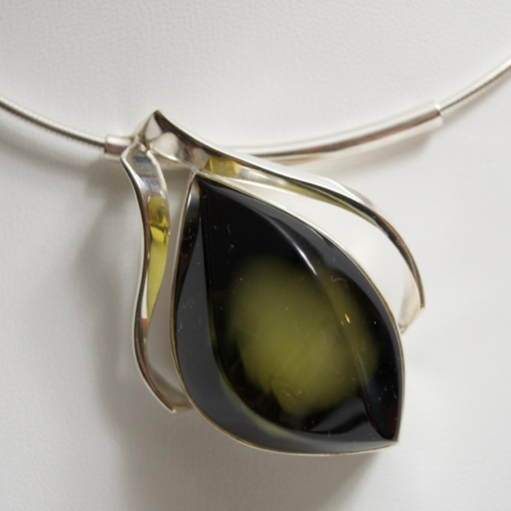 Olive Mirage - The Enchanted Eye Amber 925 Sterling Silver Necklace (Pendant with Sterling Silver Chain)