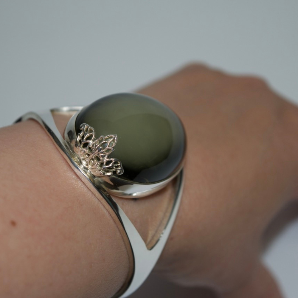 Verdant Whisper - The Olive Leaf Embrace 925 Sterling Silver Bangle