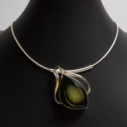 Olive Mirage - The Enchanted Eye Amber 925 Sterling Silver Necklace (Pendant with Sterling Silver Chain)